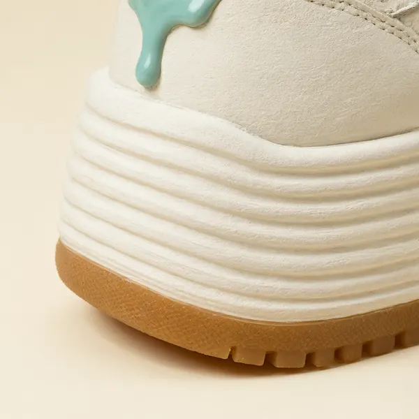 Close-up of DIP 01: thrown rings, gum sole
